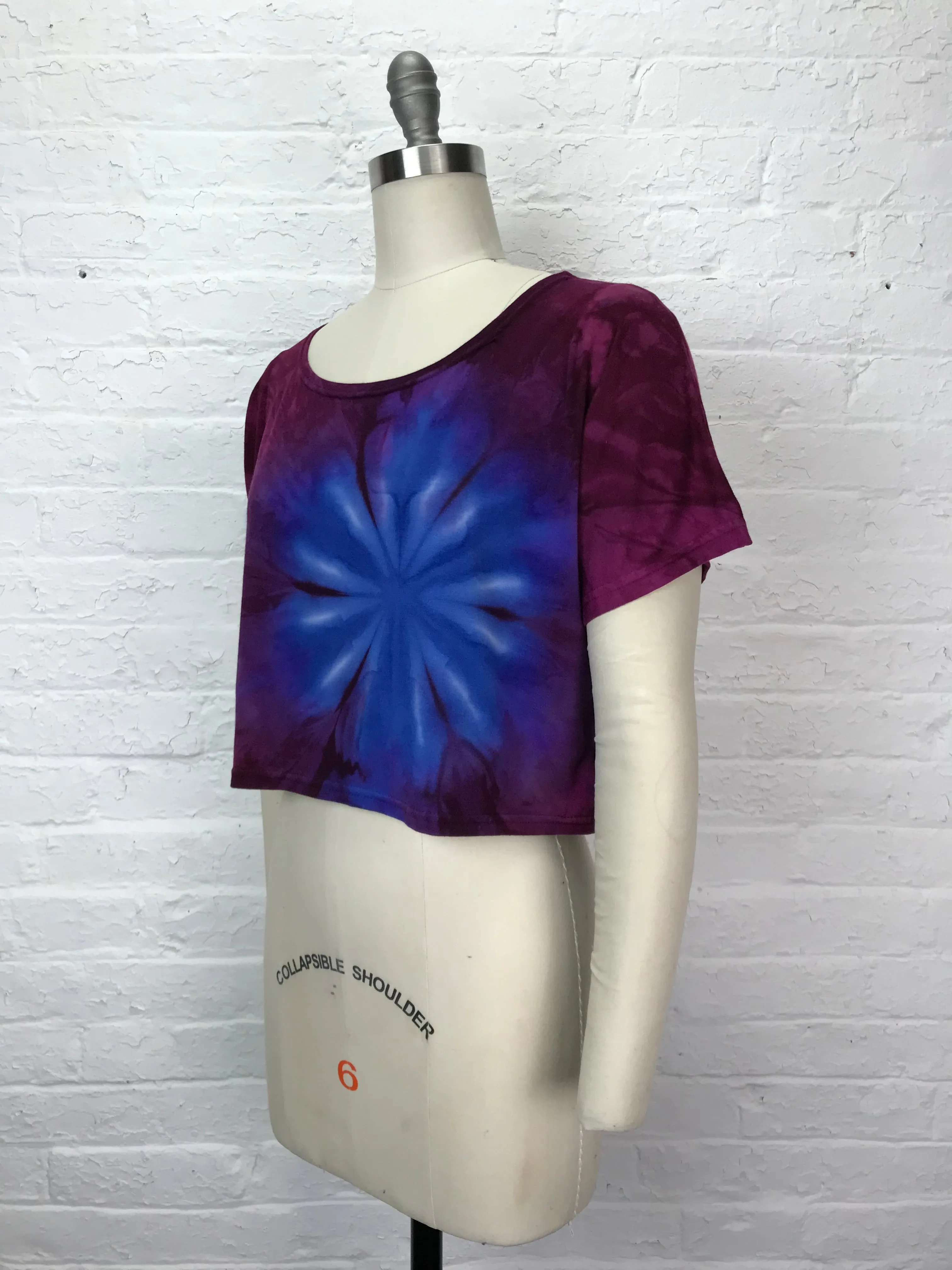 Astrid Crop Top in Bewitching Blue Flower - One Size