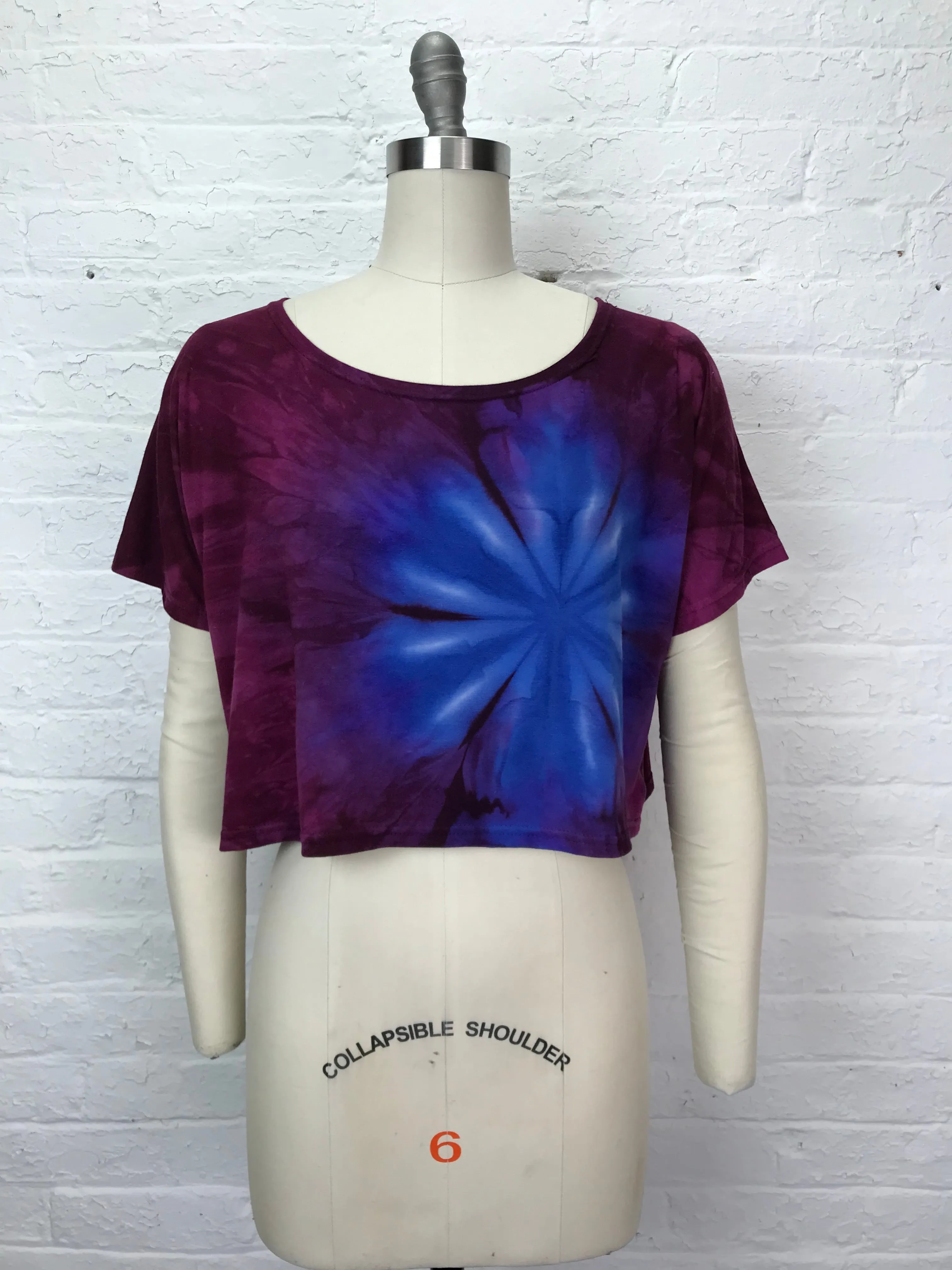 Astrid Crop Top in Bewitching Blue Flower - One Size